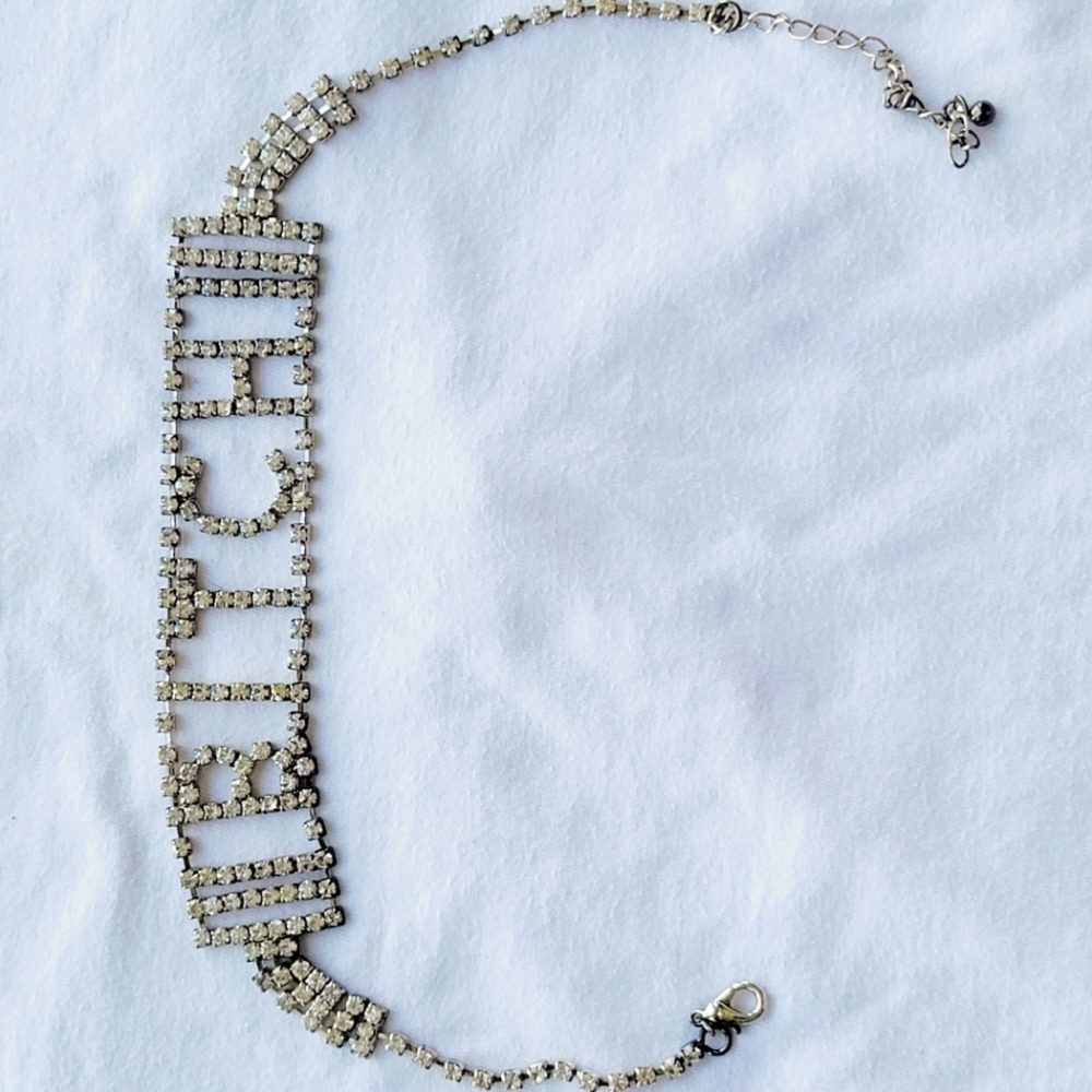 Fun choker